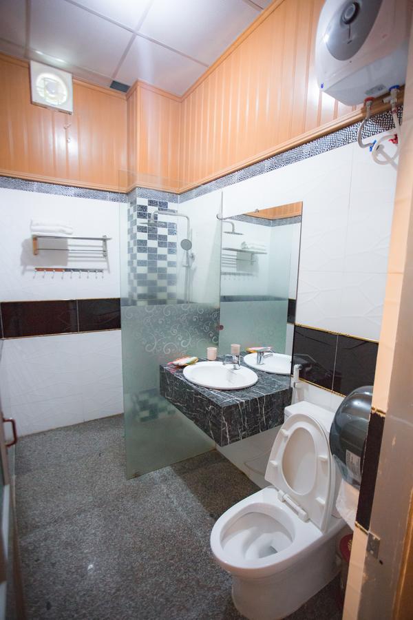 Tay Nguyen Hotel Kon Tum Buitenkant foto