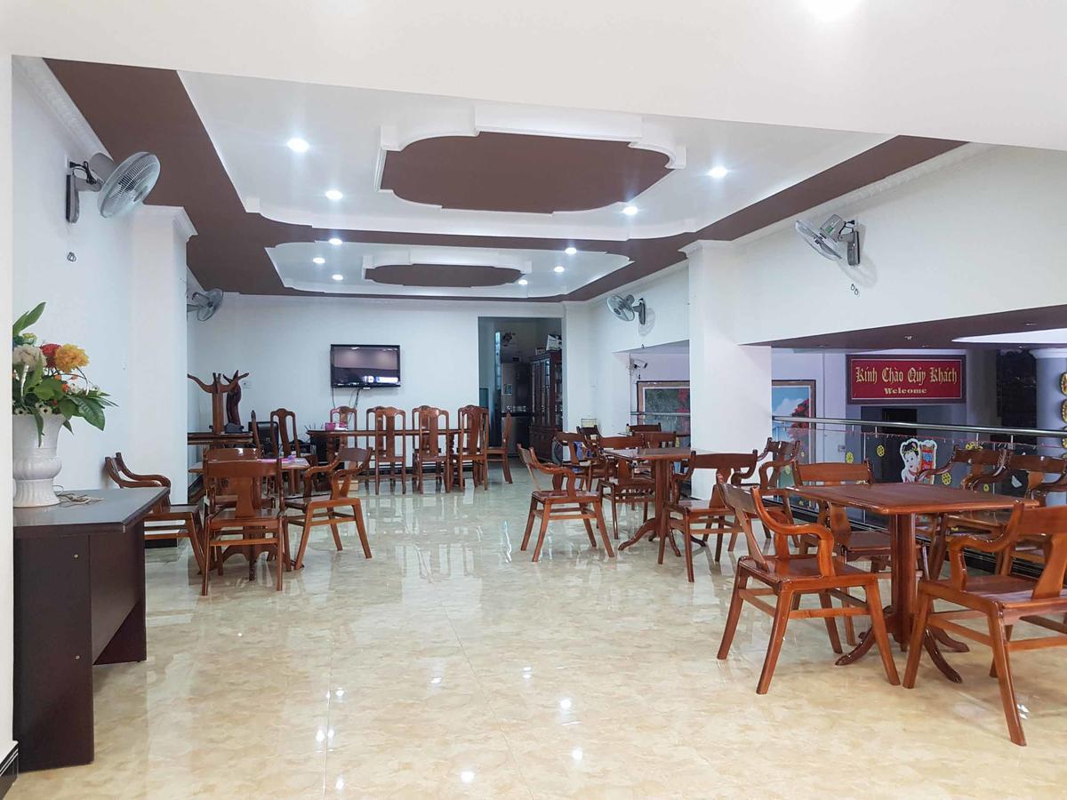 Tay Nguyen Hotel Kon Tum Buitenkant foto